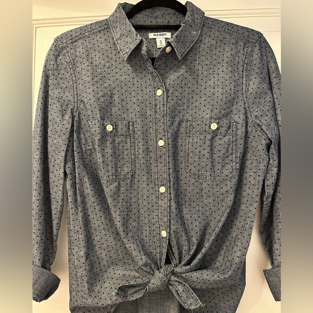 Old Navy Women’s Blue Chambray Polka Dot Button-Up Shirt